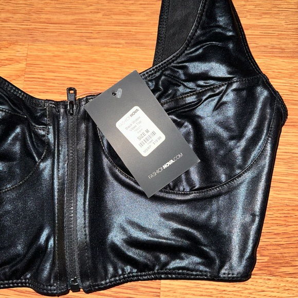Faux Leather crop top - Picture 2 of 3